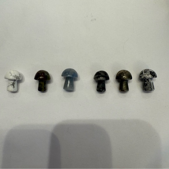 Crystal Mini Mushroom Lot of 23 - all different material - Picture 6 of 8